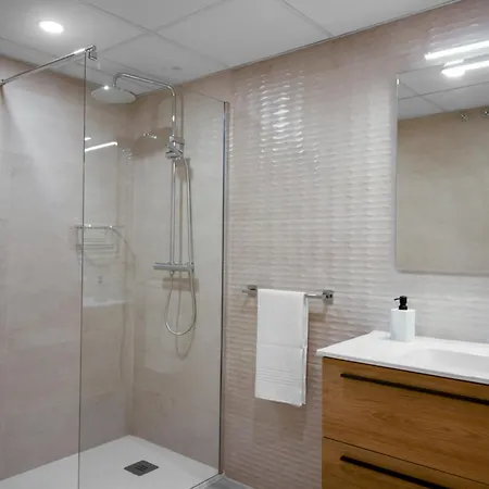 Con Espectaculares Vistas Al Golf En - Xallas 2 3 Appartement *