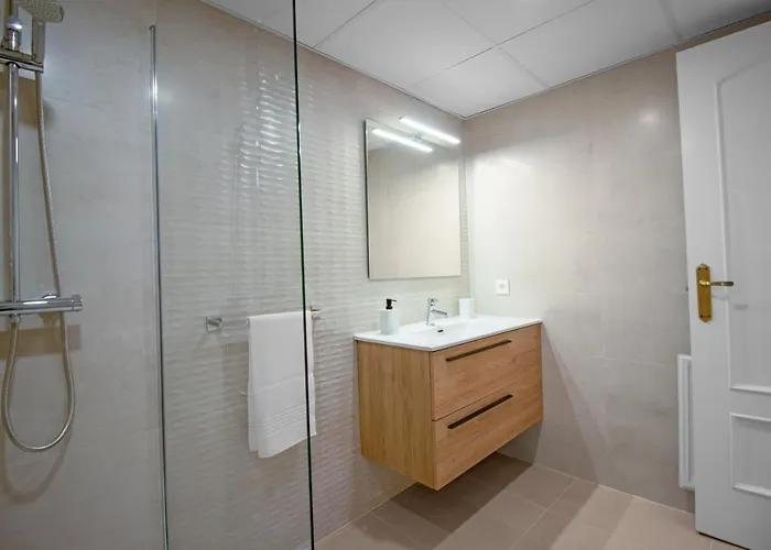 Con Espectaculares Vistas Al Golf En - Xallas 2 3 Apartamento