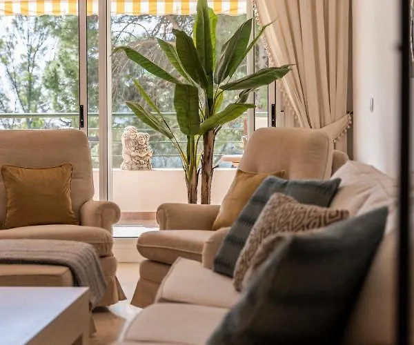 Con Espectaculares Vistas Al Golf En - Xallas 2 3 Apartamento Marbella
