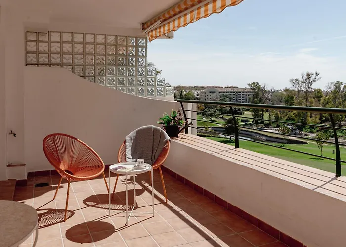Con Espectaculares Vistas Al Golf En - Xallas 2 3 Apartamento Marbella