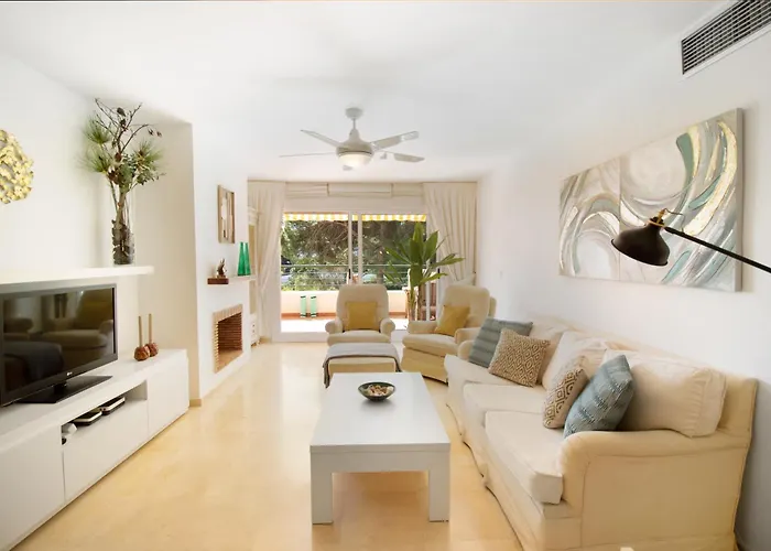 Con Espectaculares Vistas Al Golf En - Xallas 2 3 Apartamento Marbella